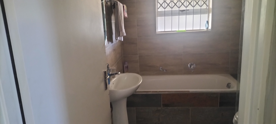 2 Bedroom Property for Sale in Hagley Western Cape